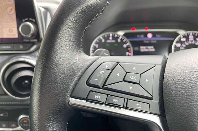 Nissan JUKE 1.0 DiG-T N-Connecta 5dr DCT