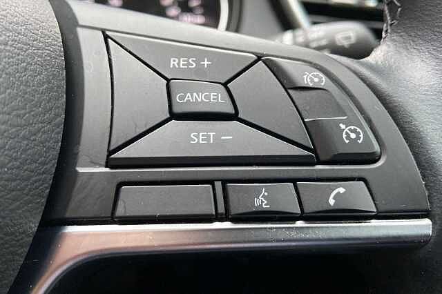 Nissan QASHQAI 1.3 DiG-T 160 N-Connecta 5dr DCT [Glass Roof Pack]