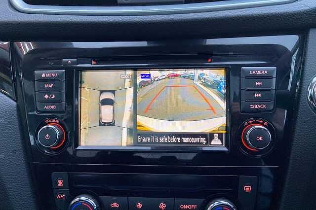 Nissan QASHQAI 1.3 DiG-T 160 N-Connecta 5dr DCT [Glass Roof Pack]