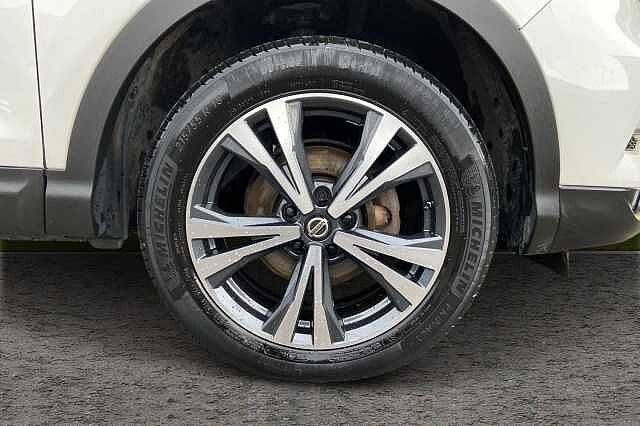 Nissan QASHQAI 1.3 DiG-T 160 N-Connecta 5dr DCT [Glass Roof Pack]