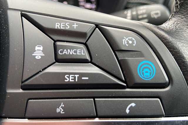 Nissan JUKE 1.0 DiG-T Tekna 5dr