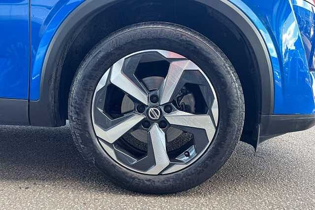 Nissan QASHQAI 1.3 DiG-T MH 158 N-Connecta [Glass Rf] 5dr Xtronic