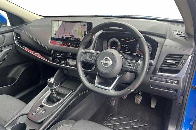 Nissan QASHQAI 1.3 DiG-T MH N-Connecta [Glass Roof] 5dr