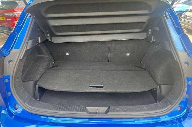 Nissan QASHQAI 1.3 DiG-T MH N-Connecta [Glass Roof] 5dr