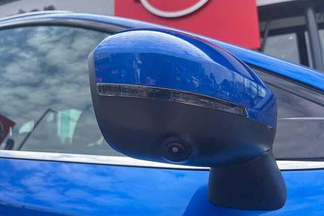 Nissan QASHQAI 1.3 DiG-T MH N-Connecta [Glass Roof] 5dr