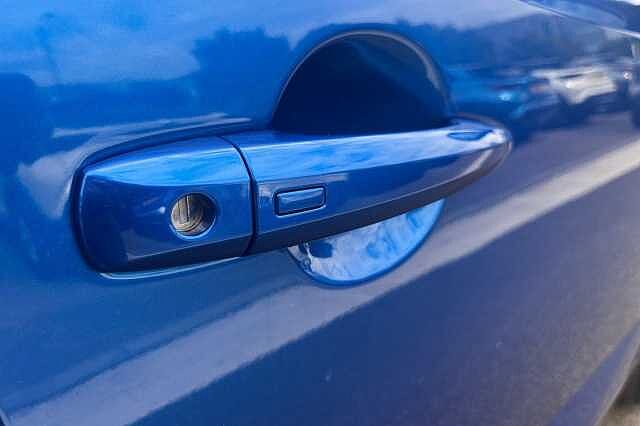 Nissan QASHQAI 1.3 DiG-T MH N-Connecta [Glass Roof] 5dr