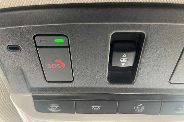 Nissan QASHQAI 1.3 DiG-T MH N-Connecta [Glass Roof] 5dr