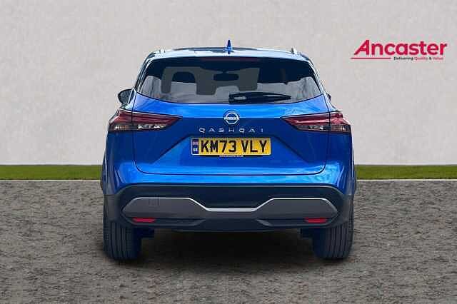 Nissan QASHQAI 1.3 DiG-T MH N-Connecta [Glass Roof] 5dr
