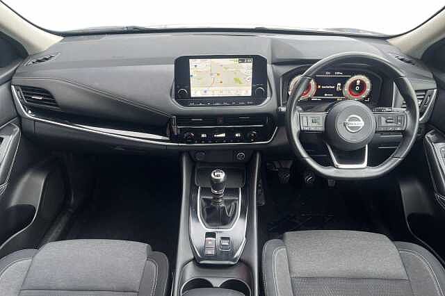 Nissan QASHQAI 1.3 DiG-T MH N-Connecta [Glass Roof] 5dr