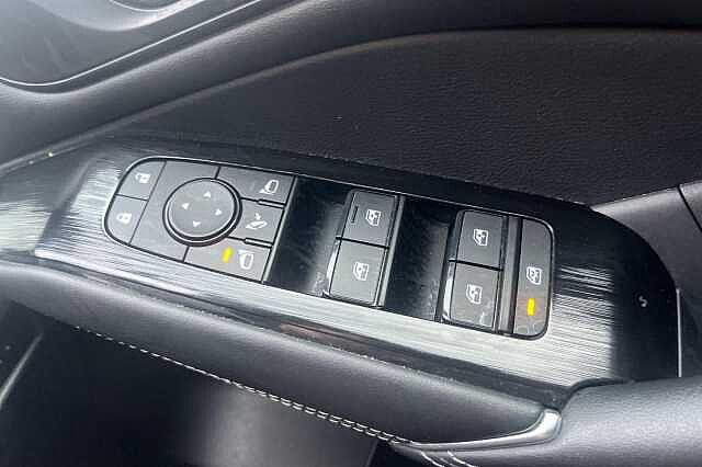 Nissan QASHQAI 1.3 DiG-T MH N-Connecta [Glass Roof] 5dr