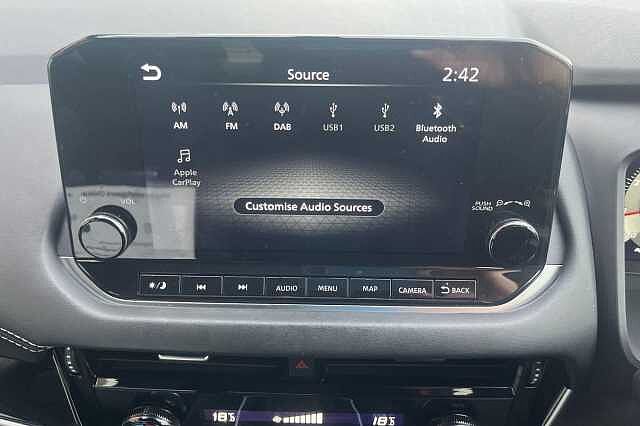 Nissan QASHQAI 1.3 DiG-T MH N-Connecta [Glass Roof] 5dr