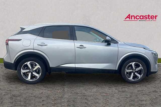Nissan QASHQAI 1.3 DiG-T MH N-Connecta [Glass Roof] 5dr