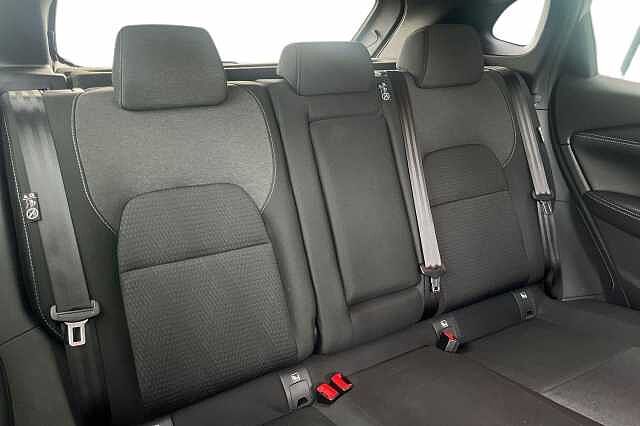 Nissan QASHQAI 1.3 DiG-T MH N-Connecta [Glass Roof] 5dr