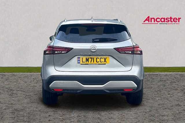 Nissan QASHQAI 1.3 DiG-T MH N-Connecta [Glass Roof] 5dr