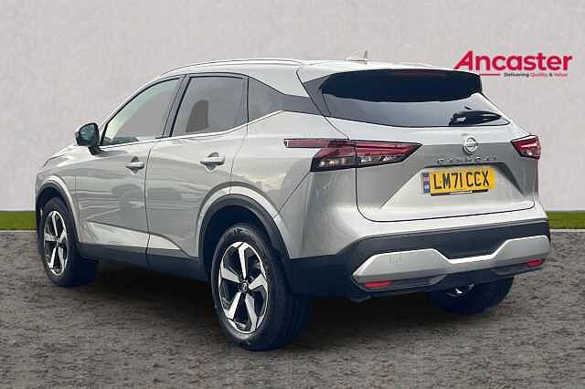 Nissan QASHQAI 1.3 DiG-T MH N-Connecta [Glass Roof] 5dr