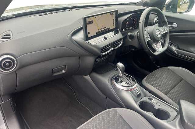 Nissan JUKE 1.0 DiG-T N-Connecta 5dr DCT