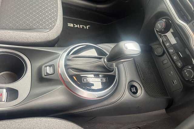Nissan JUKE 1.0 DiG-T N-Connecta 5dr DCT