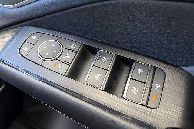 Nissan QASHQAI 1.3 DiG-T MH Tekna 5dr