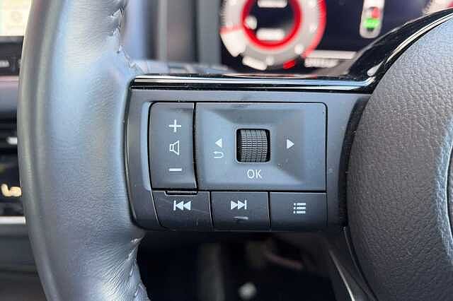 Nissan QASHQAI 1.3 DiG-T MH Tekna 5dr