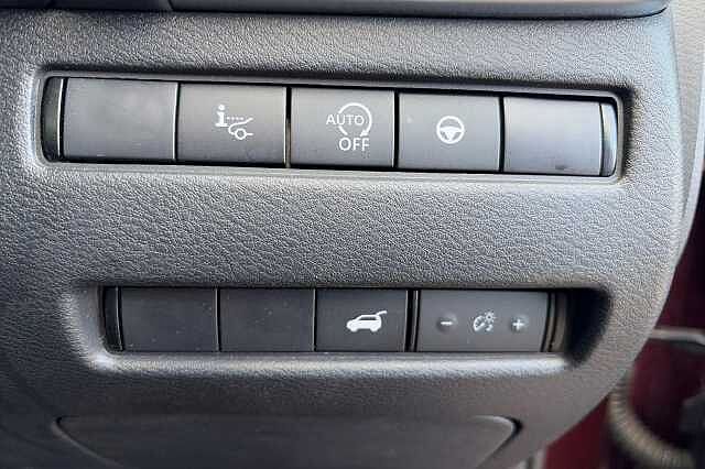 Nissan QASHQAI 1.3 DiG-T MH Tekna 5dr