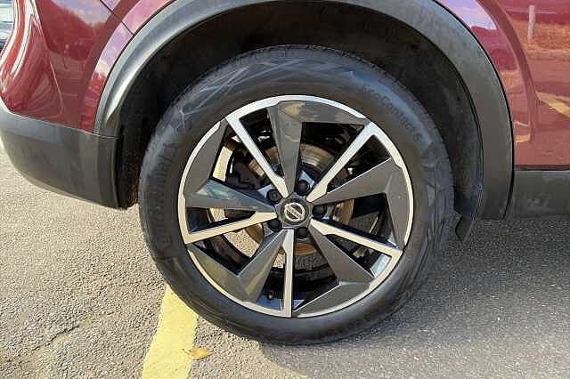 Nissan QASHQAI 1.3 DiG-T MH Tekna 5dr