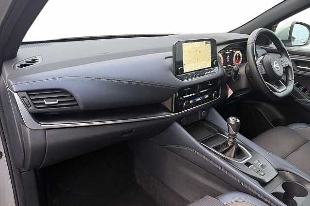 Nissan QASHQAI 1.3 DiG-T MH Tekna 5dr