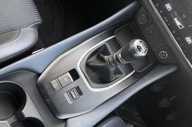 Nissan QASHQAI 1.3 DiG-T MH Tekna 5dr