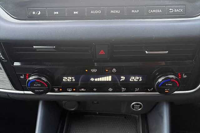 Nissan QASHQAI 1.3 DiG-T MH Tekna 5dr