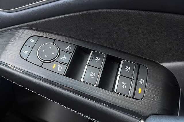 Nissan QASHQAI 1.3 DiG-T MH Tekna 5dr