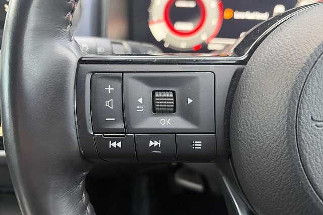 Nissan QASHQAI 1.3 DiG-T MH Tekna 5dr