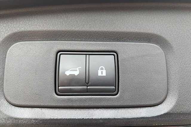 Nissan QASHQAI 1.3 DiG-T MH Tekna 5dr