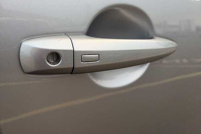 Nissan QASHQAI 1.3 DiG-T MH Tekna 5dr