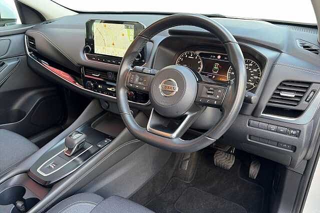 Nissan QASHQAI 1.3 DiG-T MH 158 N-Connecta 5dr Xtronic