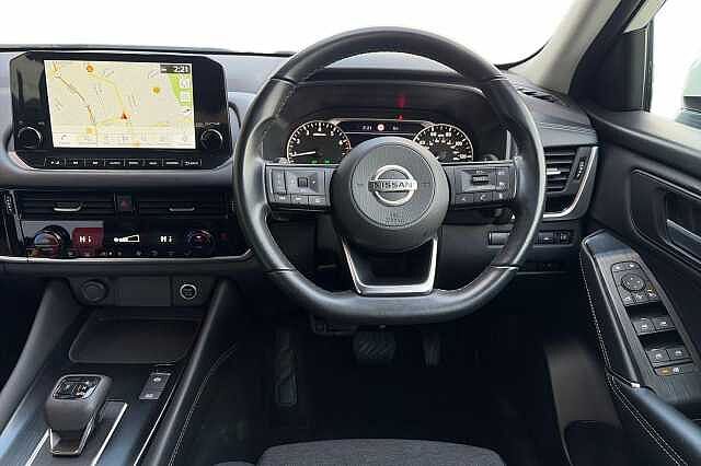 Nissan QASHQAI 1.3 DiG-T MH 158 N-Connecta 5dr Xtronic