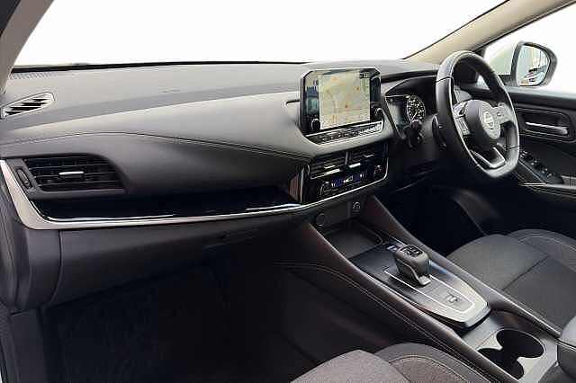 Nissan QASHQAI 1.3 DiG-T MH 158 N-Connecta 5dr Xtronic