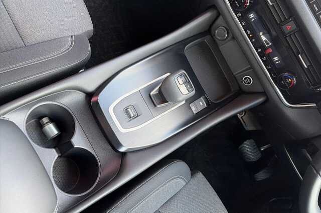 Nissan QASHQAI 1.3 DiG-T MH 158 N-Connecta 5dr Xtronic