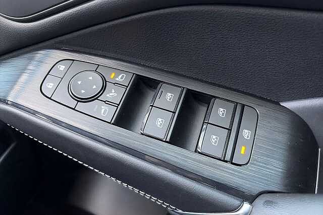 Nissan QASHQAI 1.3 DiG-T MH 158 N-Connecta 5dr Xtronic