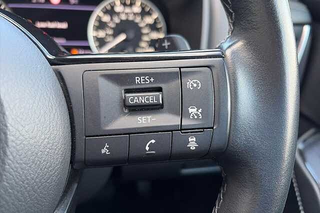 Nissan QASHQAI 1.3 DiG-T MH 158 N-Connecta 5dr Xtronic