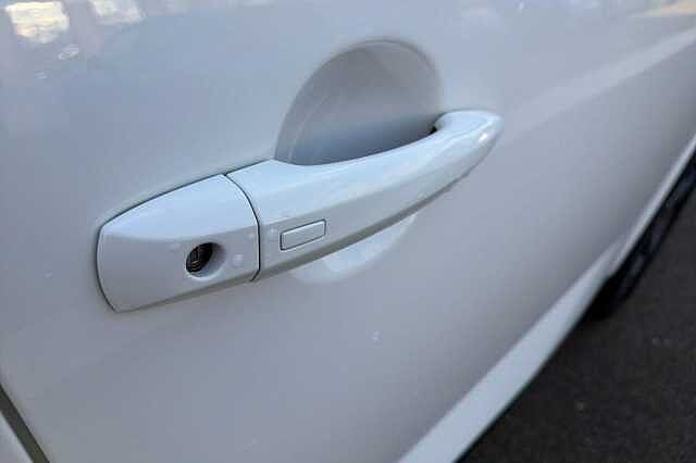 Nissan QASHQAI 1.3 DiG-T MH 158 N-Connecta 5dr Xtronic