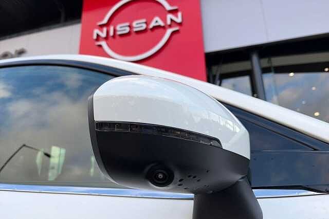 Nissan QASHQAI 1.3 DiG-T MH 158 N-Connecta 5dr Xtronic