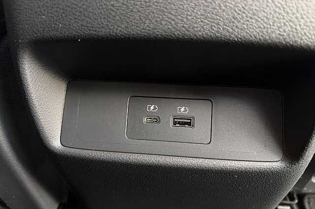 Nissan QASHQAI 1.3 DiG-T MH 158 N-Connecta 5dr Xtronic