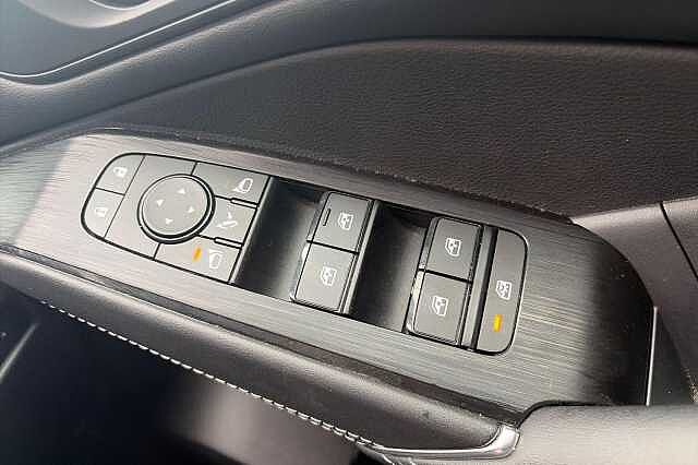 Nissan QASHQAI 1.3 DiG-T MH 158 N-Connecta [Glass Rf] 5dr Xtronic