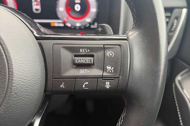 Nissan QASHQAI 1.3 DiG-T MH 158 N-Connecta [Glass Rf] 5dr Xtronic