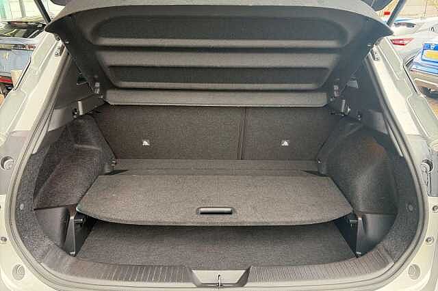 Nissan QASHQAI 1.3 DiG-T MH 158 N-Connecta [Glass Rf] 5dr Xtronic