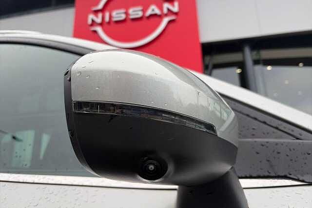 Nissan QASHQAI 1.3 DiG-T MH 158 N-Connecta [Glass Rf] 5dr Xtronic