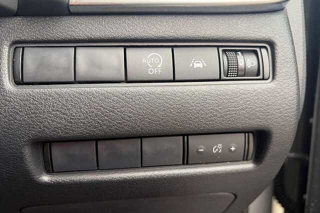 Nissan QASHQAI 1.3 DiG-T MH 158 N-Connecta [Glass Rf] 5dr Xtronic