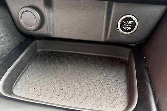 Nissan QASHQAI 1.3 DiG-T MH 158 N-Connecta [Glass Rf] 5dr Xtronic