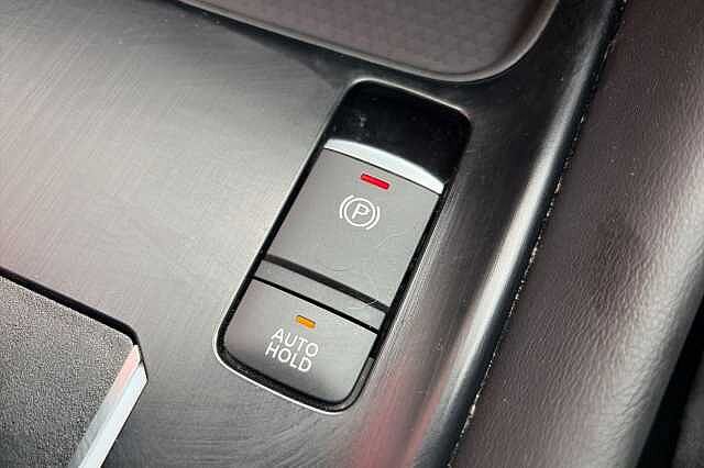 Nissan QASHQAI 1.3 DiG-T MH 158 N-Connecta [Glass Rf] 5dr Xtronic