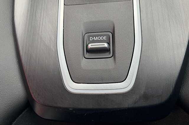 Nissan QASHQAI 1.3 DiG-T MH 158 N-Connecta [Glass Rf] 5dr Xtronic