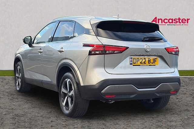 Nissan QASHQAI 1.3 DiG-T MH 158 N-Connecta [Glass Rf] 5dr Xtronic